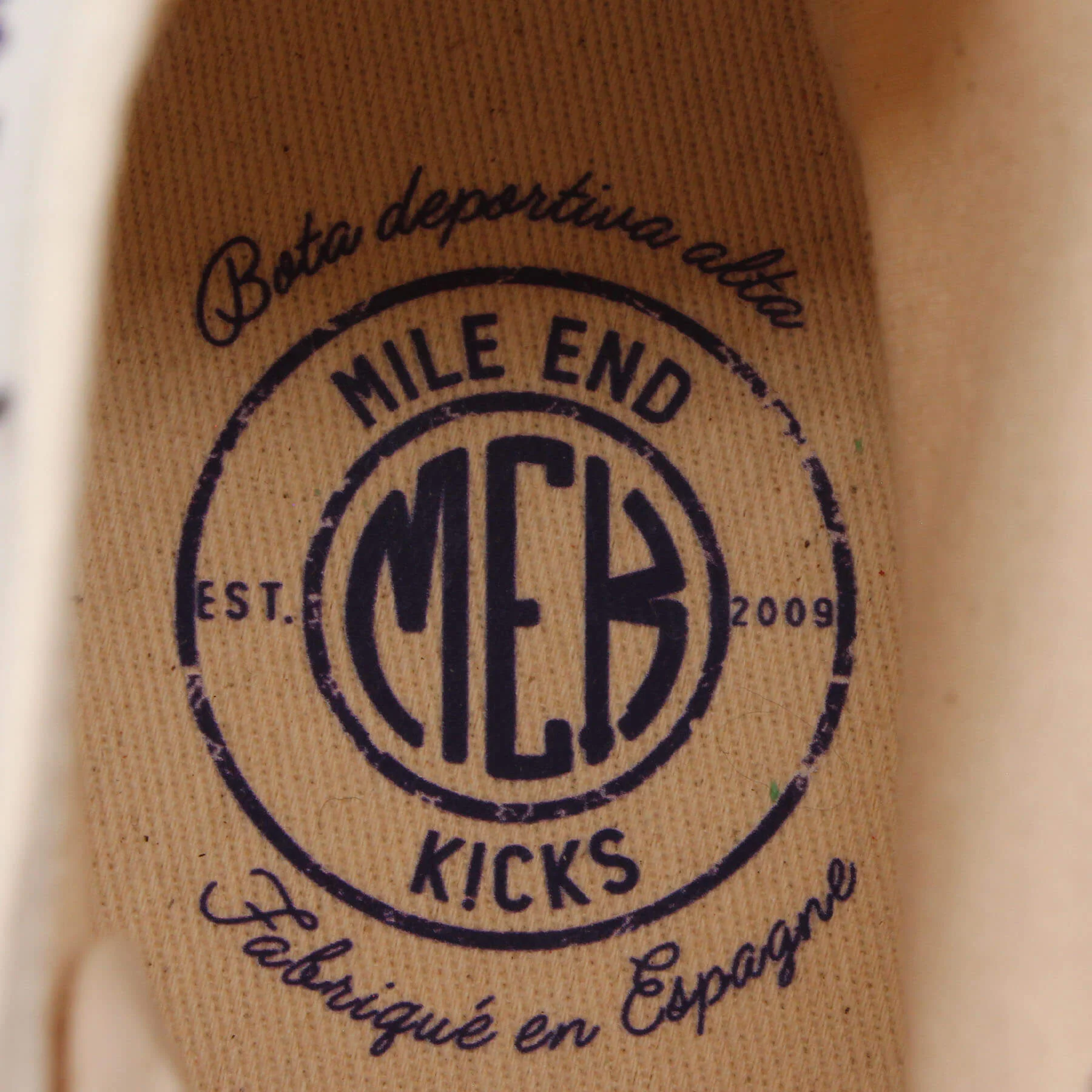 MEK Bota Deportiva - Round logo - Image 9